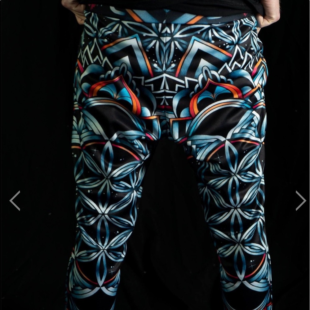 Electrothreads joggers medium nwot
